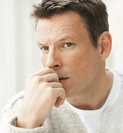 një burrë mendoi për shkarkimin gjatë zgjimit